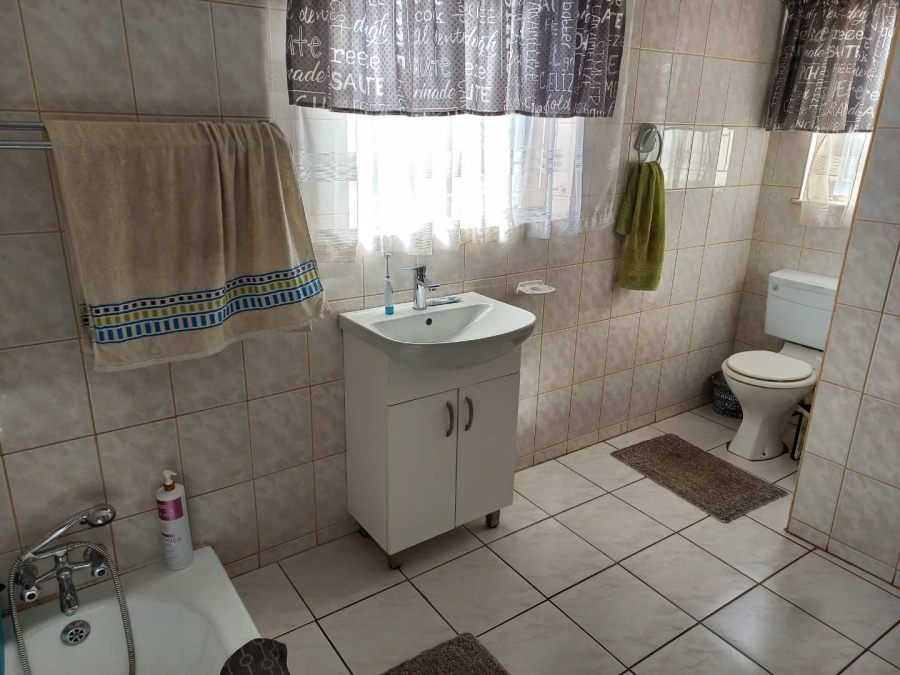 5 Bedroom Property for Sale in Blydeville Northern Cape